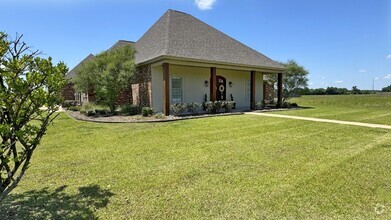 Building Photo - 210 Byu Trce Dr