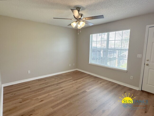 Foto del edificio - Nice 2 Bedroom Unit in Navarre