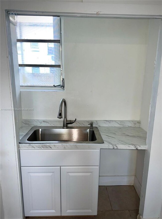 Foto del edificio - 2331 NW Flagler Terrace