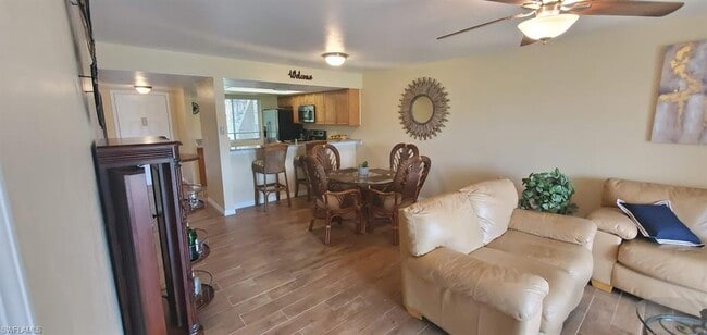 Building Photo - 13090 Cross Creek Ct