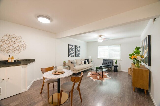 Foto del edificio - 4209 Burnet Rd