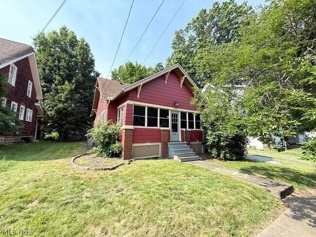 Building Photo - 1504 Preston Ave