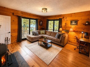 Building Photo - 49 B Silver Birch Ln