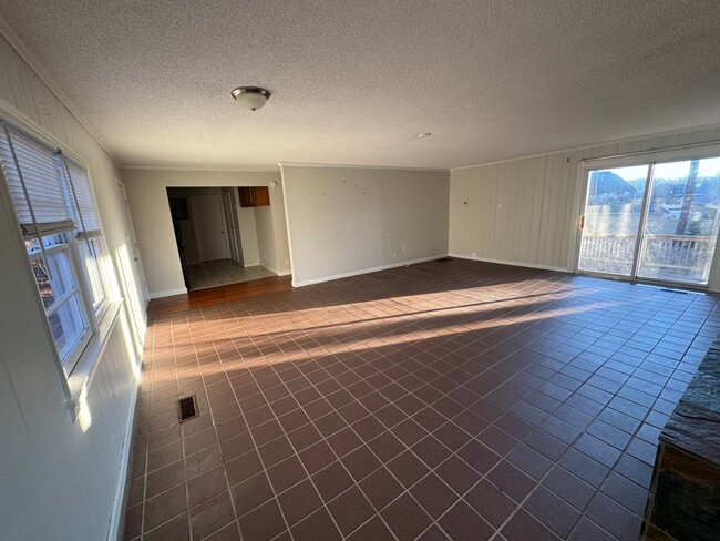 Foto del edificio - 17113 Green Hill Rd
