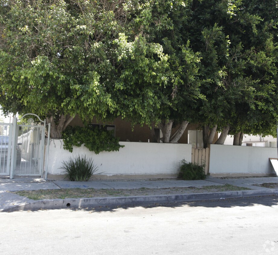 Building Photo - 6922 Agnes Ave