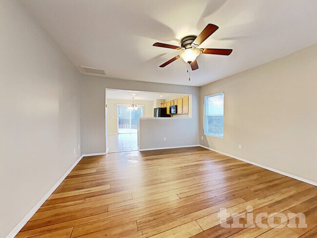 Foto del edificio - 4560 Stone Mountain Dr
