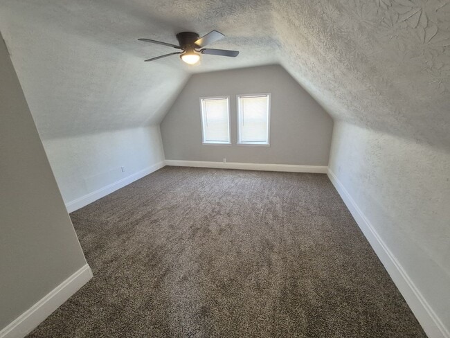 Building Photo - 4 Bed 2 Bath