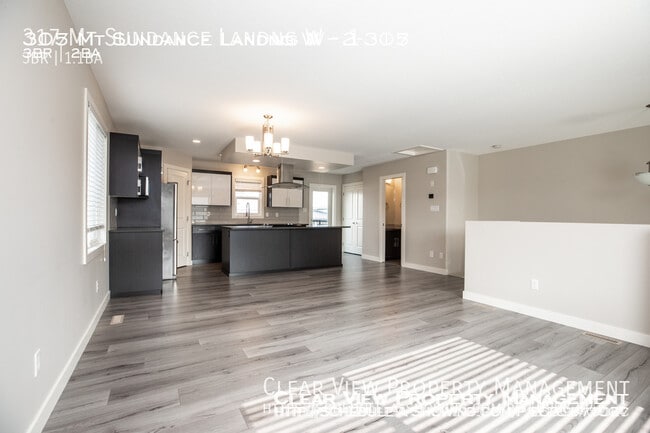 Photo du bâtiment - Contemporary 3 bed, 1.5 bath townhouse!
