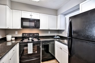 Kitchen-02.jpg - Hideaway