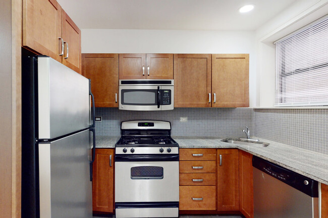 Kitchen - 5234-5244 S. Ingleside Avenue