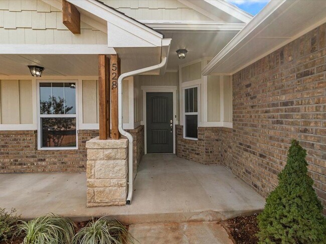 Building Photo - Newer Home For Lease in Washington!