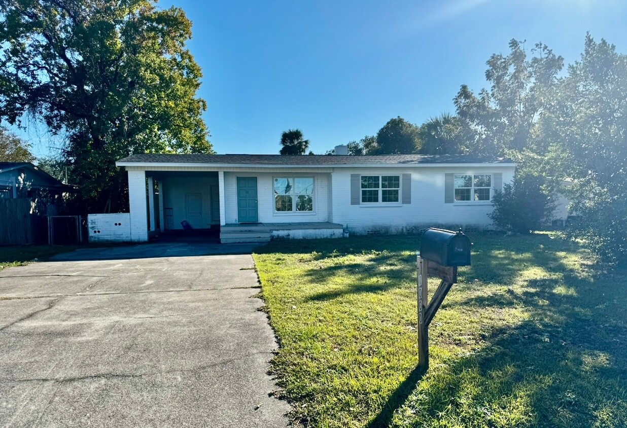 Primary Photo - 3 Bedroom Cove House