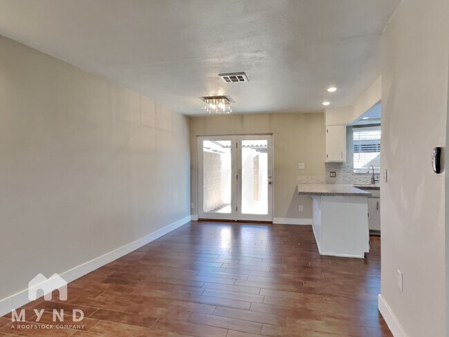 Foto del edificio - 8243 E Thomas Rd