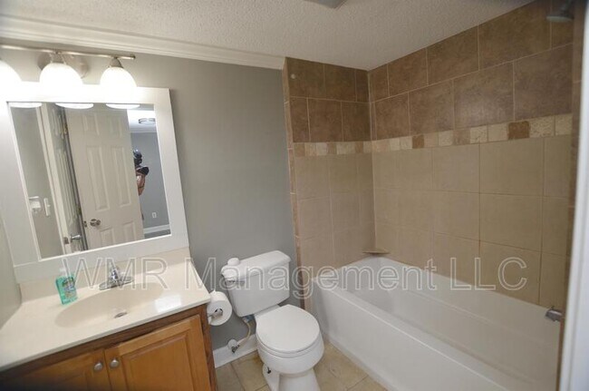 Foto del edificio - 1062 Gaither Pl NW