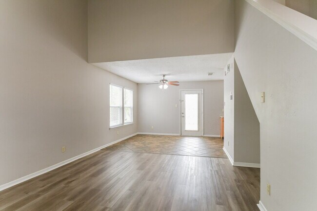 Foto del edificio - 2150 Summer Breeze Way