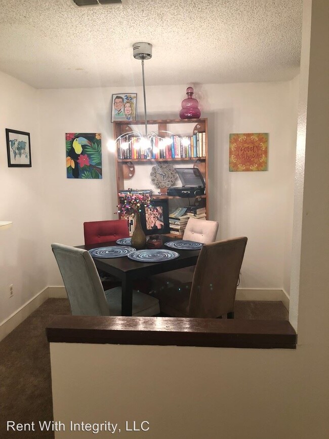 Foto del edificio - 1737 Beechwood Cir S