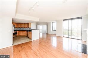 Foto del edificio - 2220 Fairfax Dr
