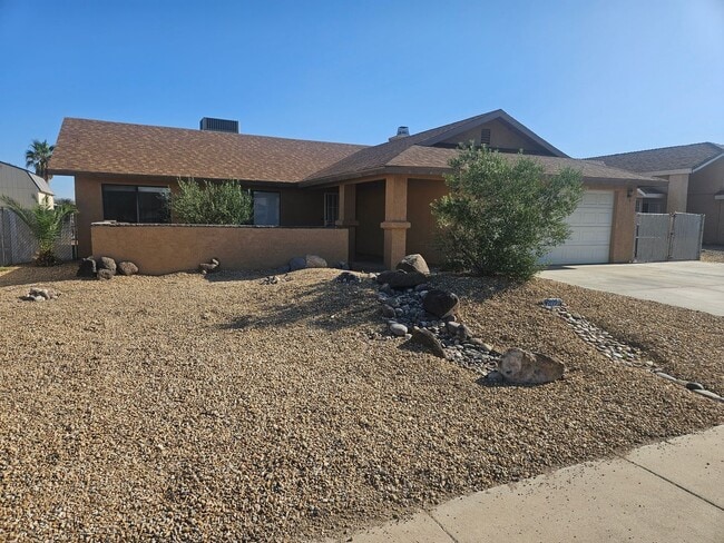 Building Photo - 3 Bedroom House in Bullhead City