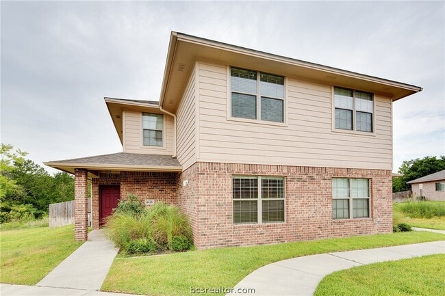 Building Photo - 4430 Reveille Rd