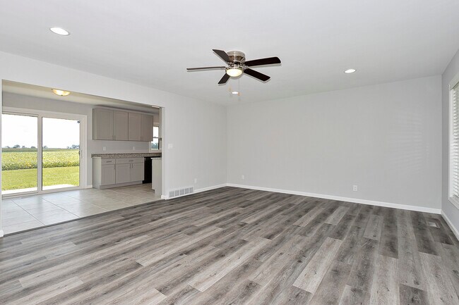 Foto del edificio - 8310 E Coral Rd