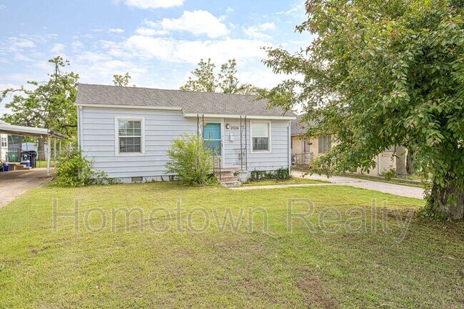 Photo - 2604 NE 21st St House