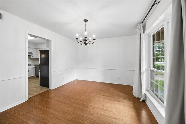 Foto del edificio - 2731 Stetson Ln