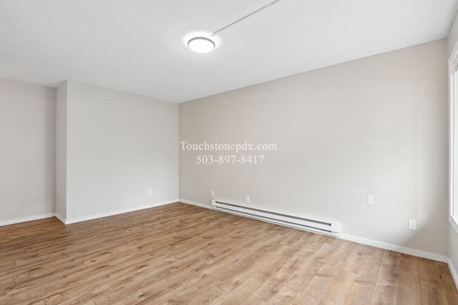 Building Photo - 706 NE 99th Ave