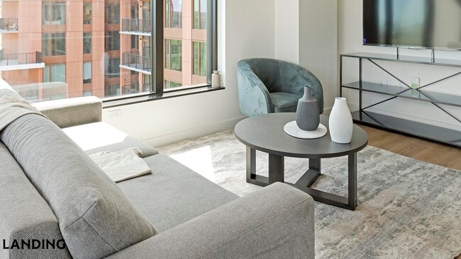 Building Photo - 632 Howard Rd SE