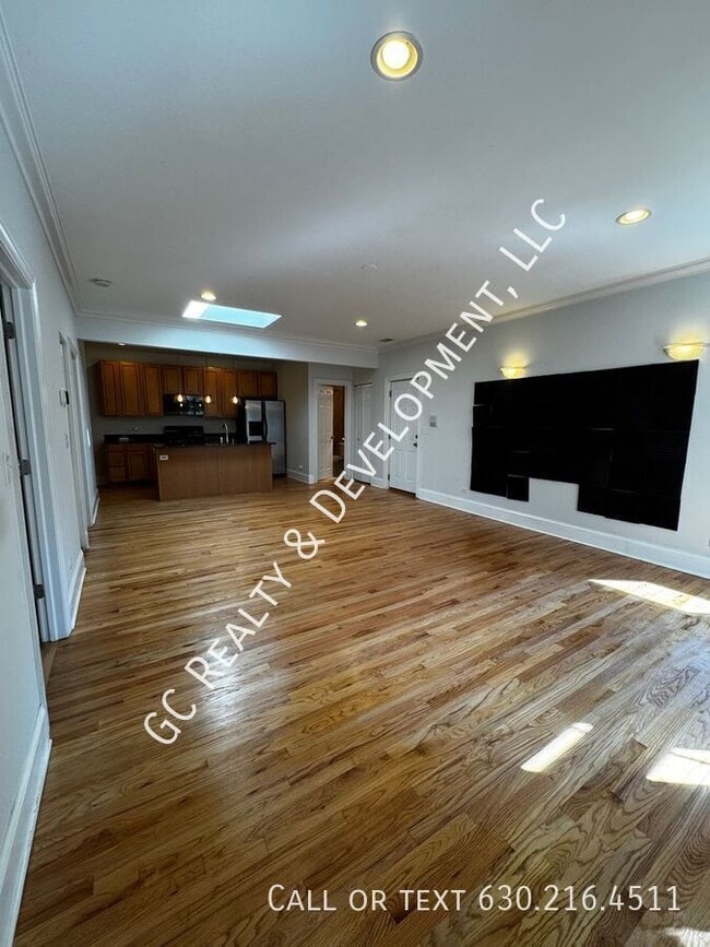 Building Photo - 1136 W Pratt Blvd