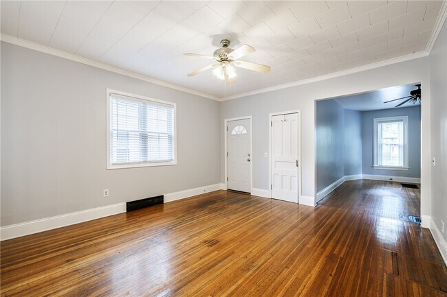 Building Photo - 222 Gregory St