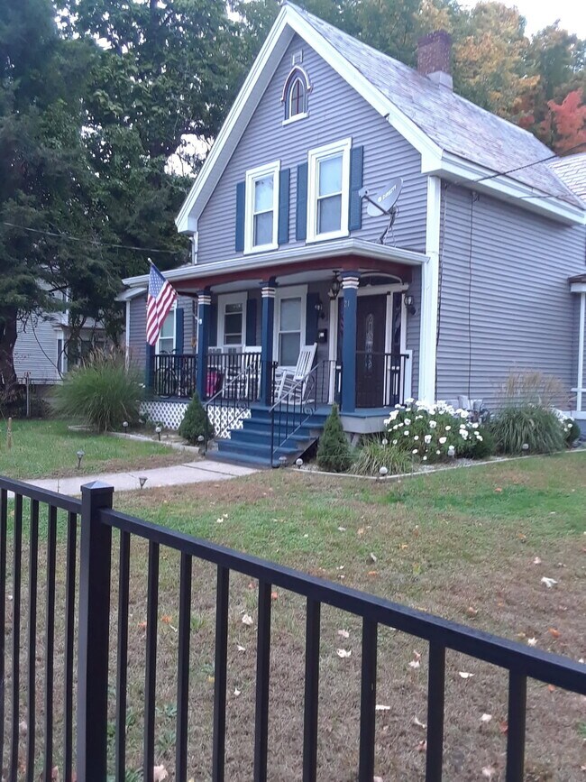 Foto del edificio - 21 Center St