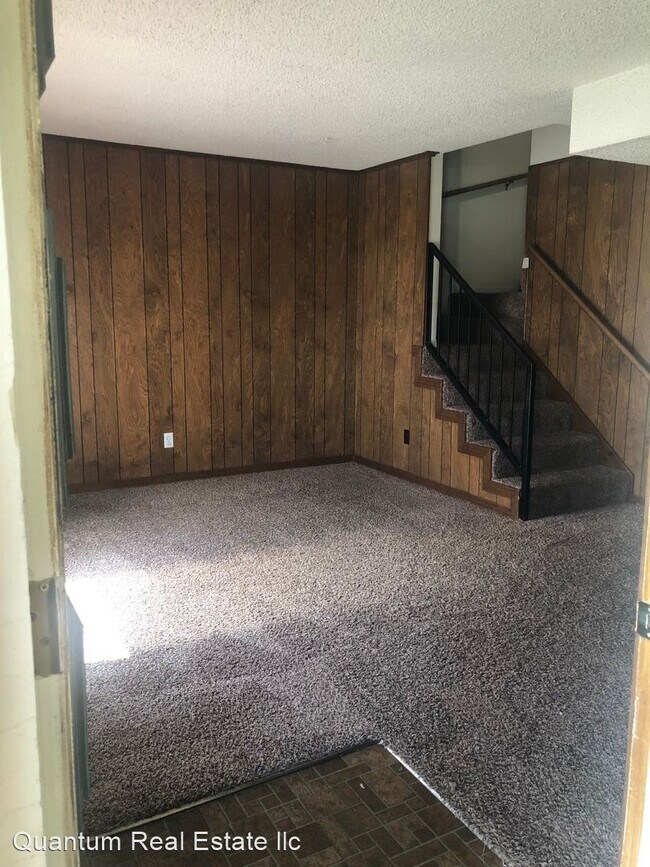 Building Photo - 2 br, 1.5 bath House - 6837 S. INDEPENDENCE