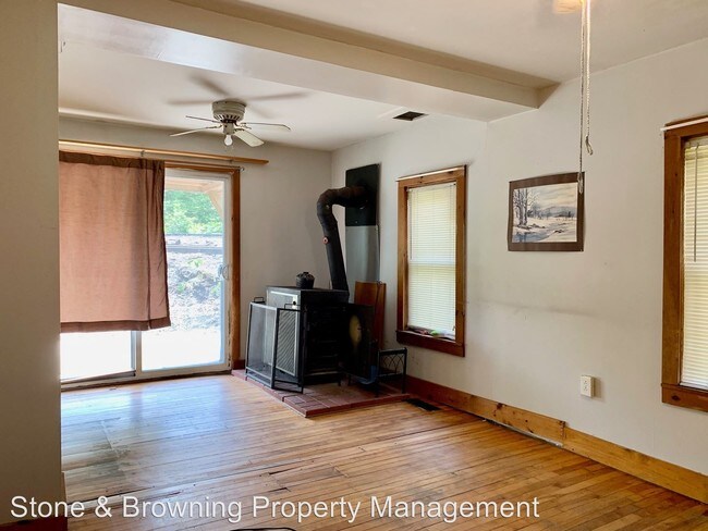 Building Photo - 2 br, 1 bath House - 140 Websterville Rd.