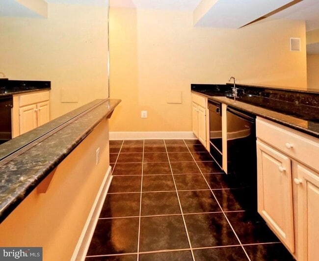 Building Photo - 1307 Stamford Way