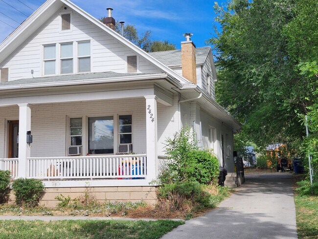 Foto del edificio - 2424 Jackson Ave