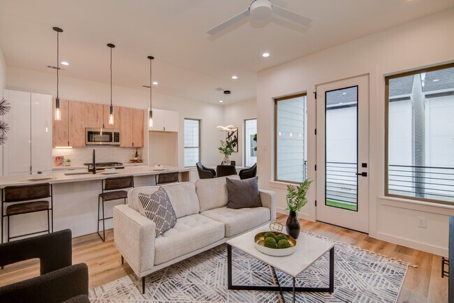 Foto del edificio - 6742 Peerless St