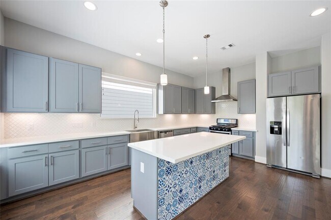 Foto del edificio - 6015 Yale Garden Ln