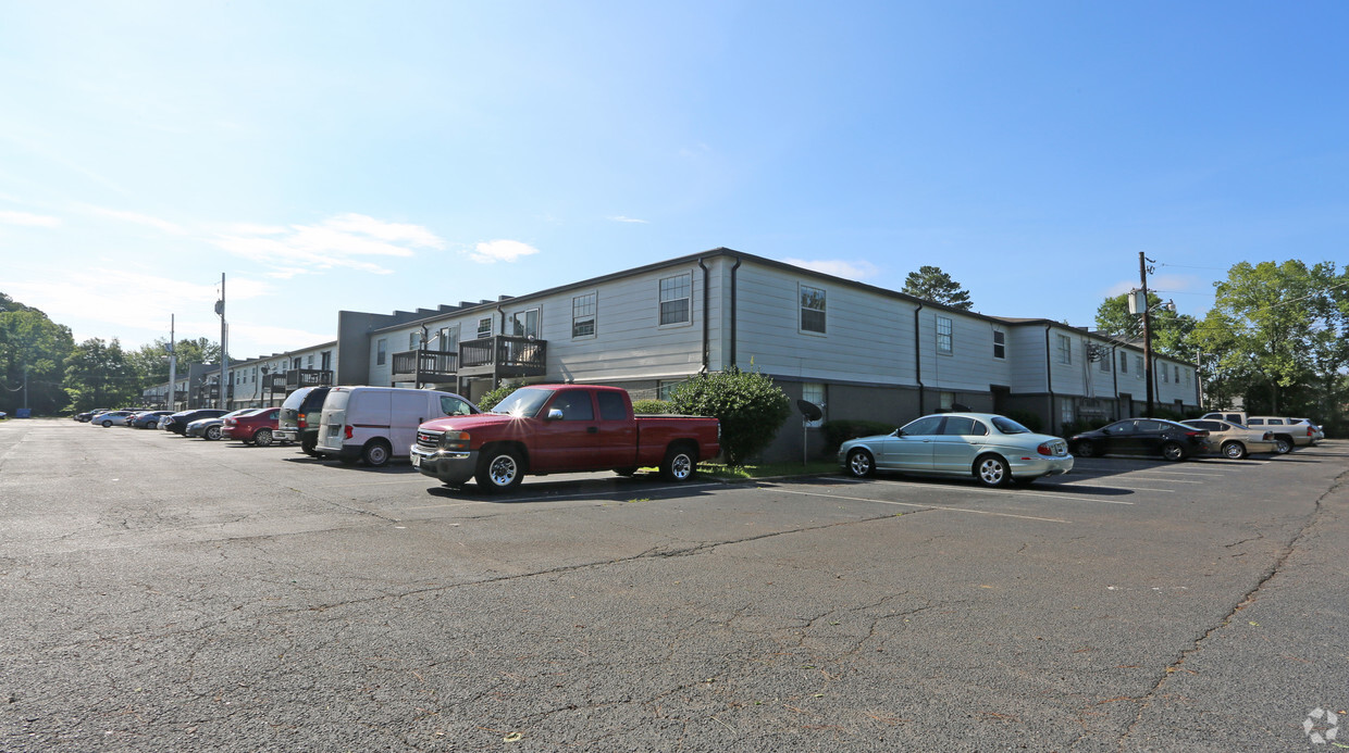 Foto principal - Vines at Cedar Creek Court