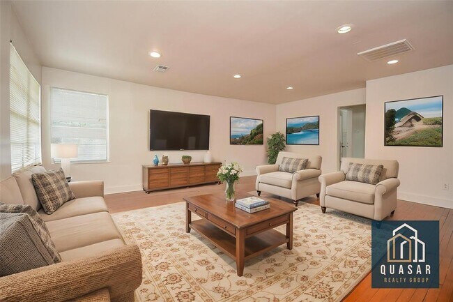Foto del edificio - 4710 Mayfair St