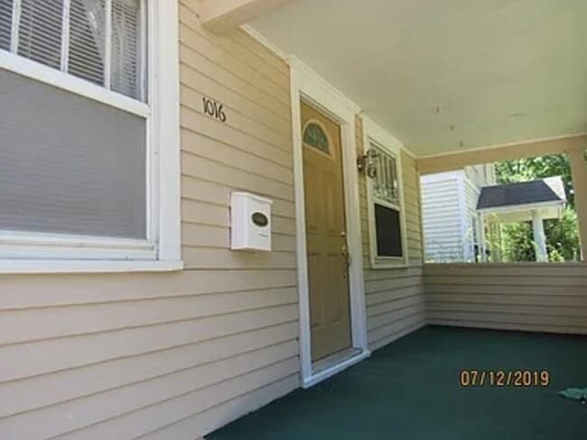 Foto del edificio - 1016 Maplewood