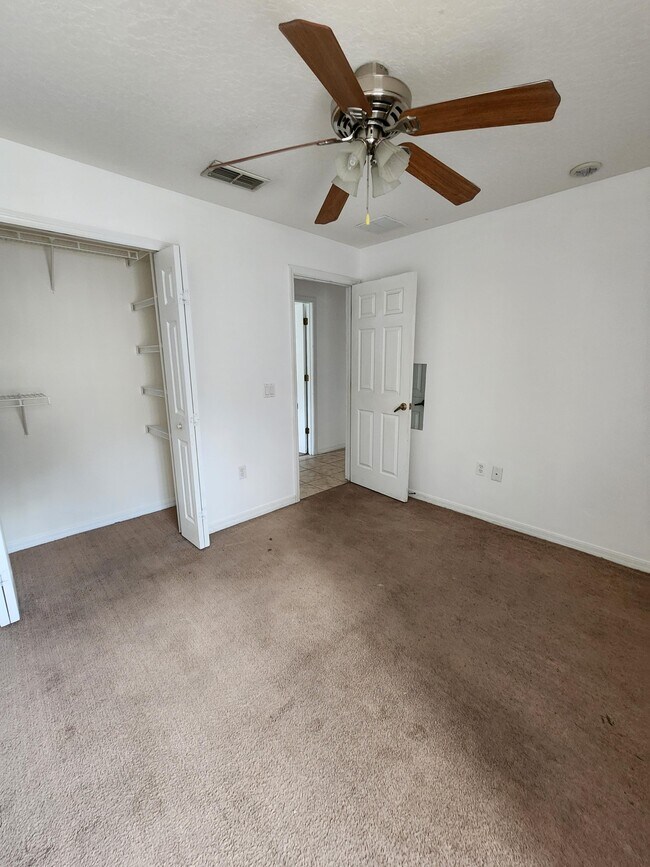 dormitorio número 2 - 1007 Deddington Pl