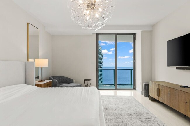 Foto del edificio - 3100 N Ocean Dr