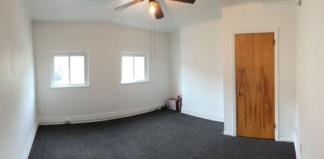 Building Photo - 1 Bedroom House with Small Office