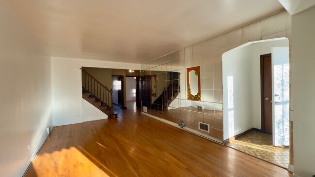 Foto del edificio - 7127 S Ridgeway Ave