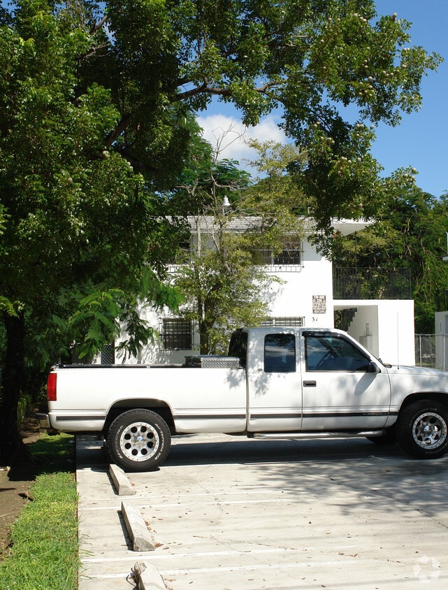Exterior Photo - Bowery Evans Apartments
