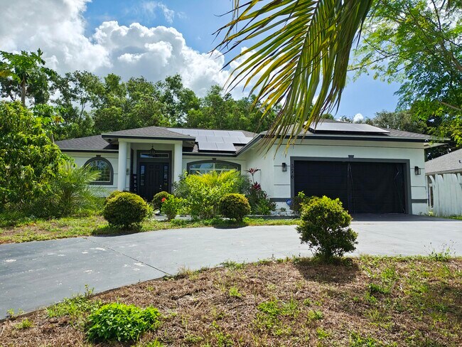 Foto del edificio - 376 SW Tulip Blvd