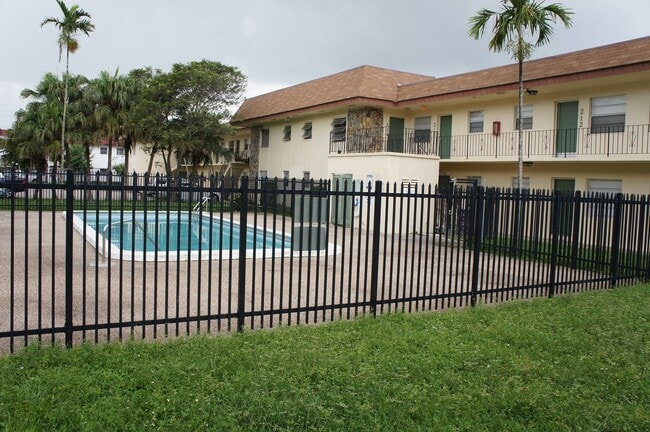 Photo - Large 1/1 House