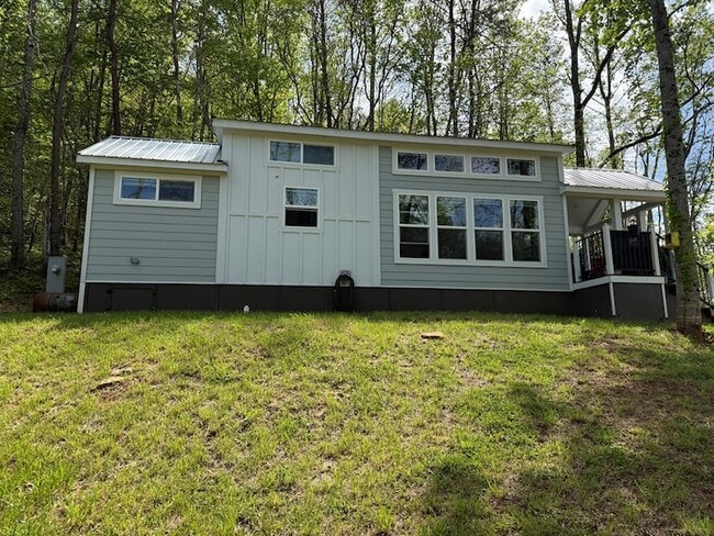 Building Photo - 30 Little Vlg Wy