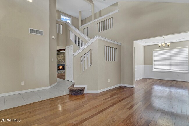 Foto del edificio - 6756 Bear Ridge Dr