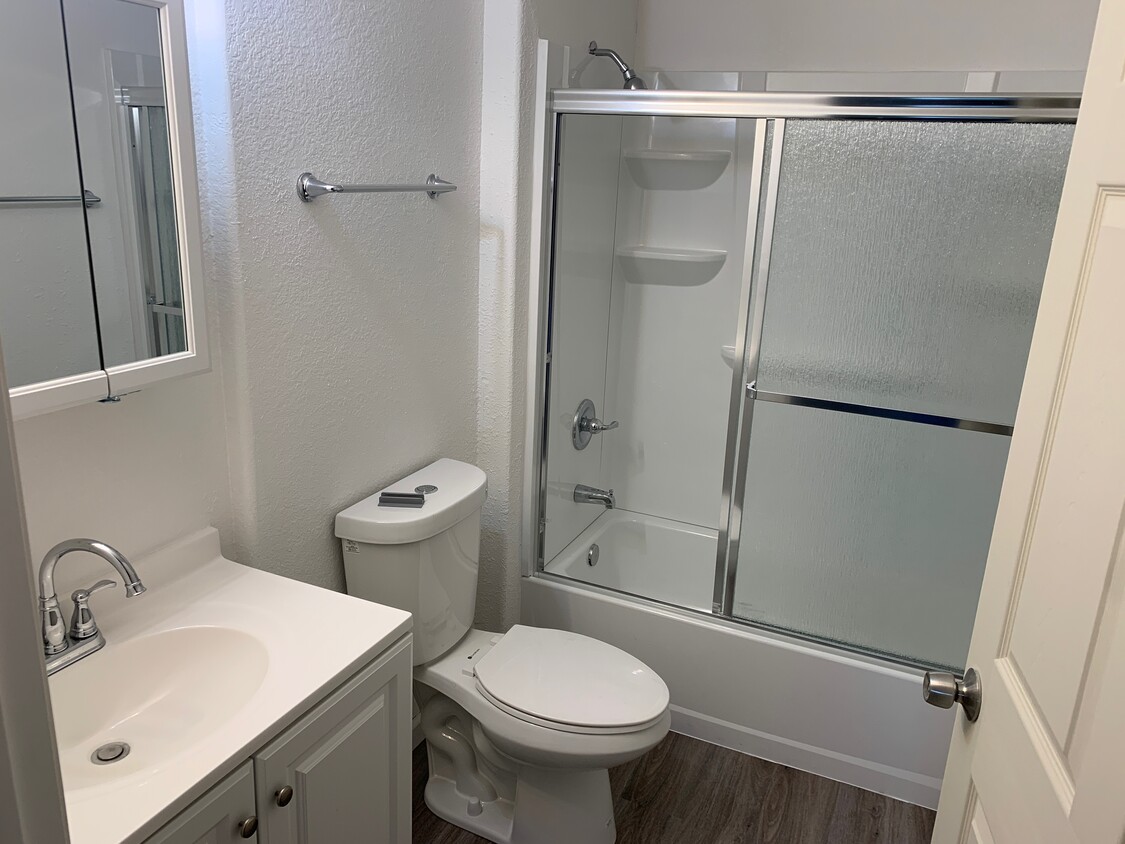 Foto principal - 5670 SW Erickson Ave
